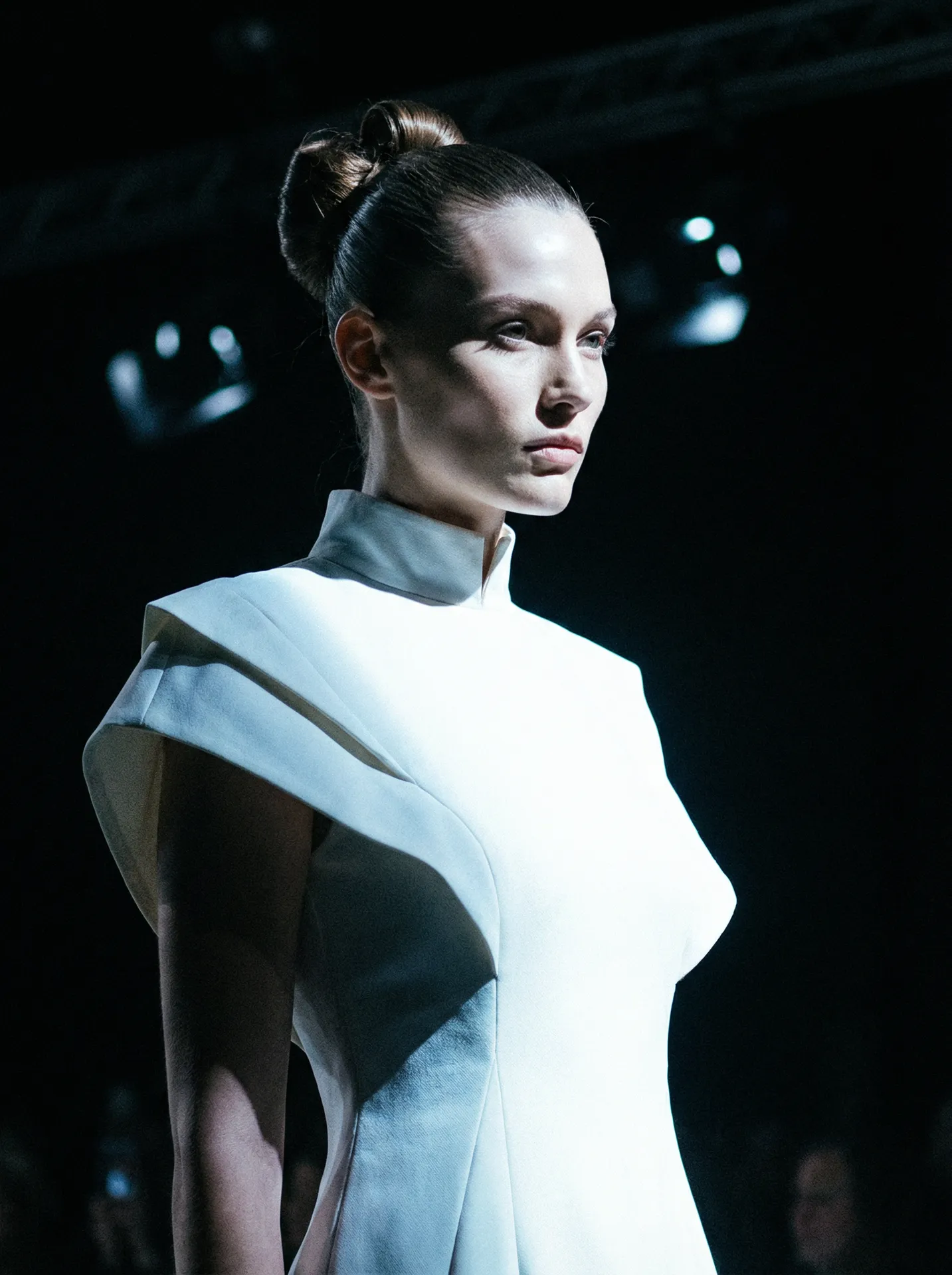 极品美女 本季焦点 白色高定礼服模特特写